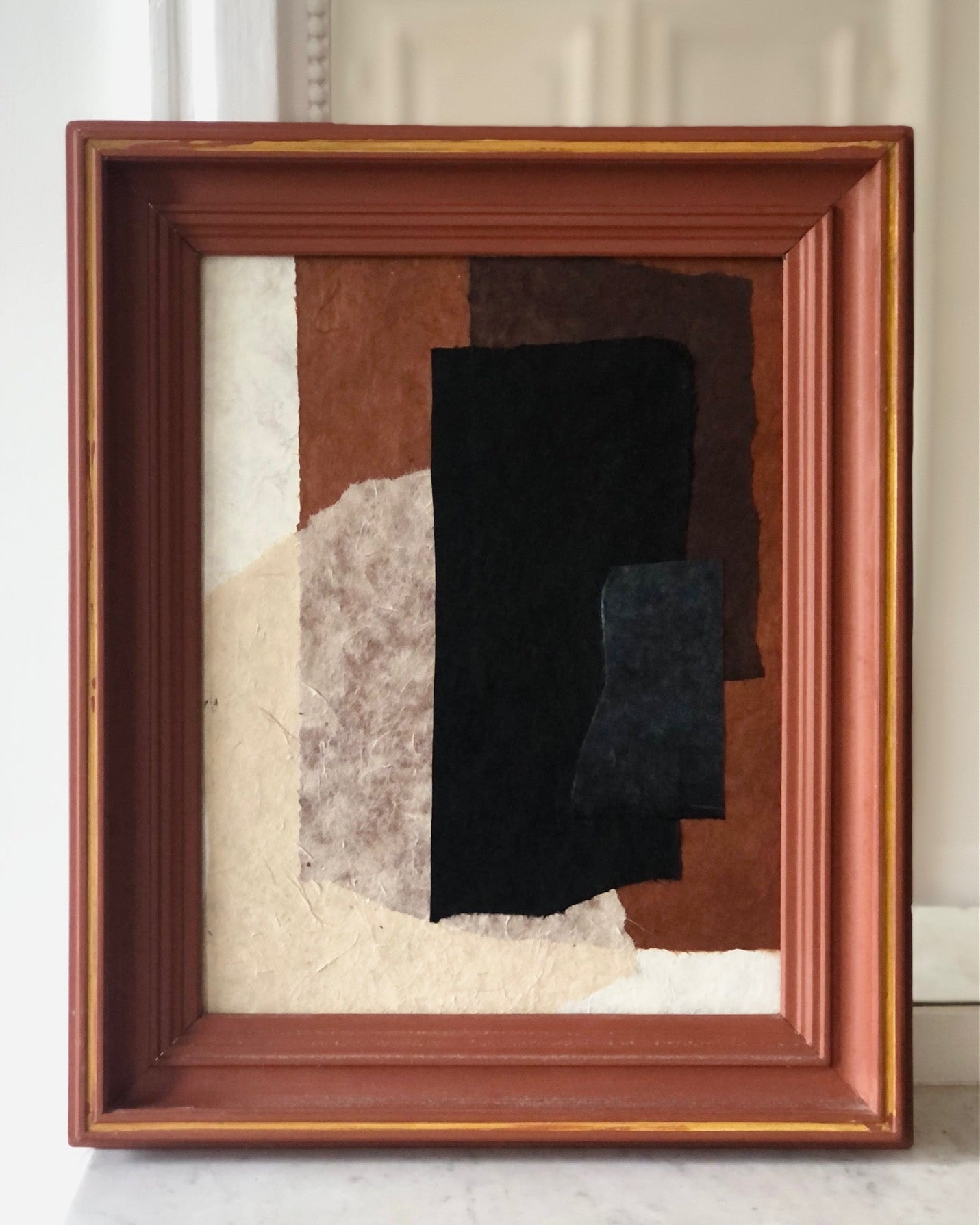 COLLECTION HB. Composition abstraite de papiers 52x42cm