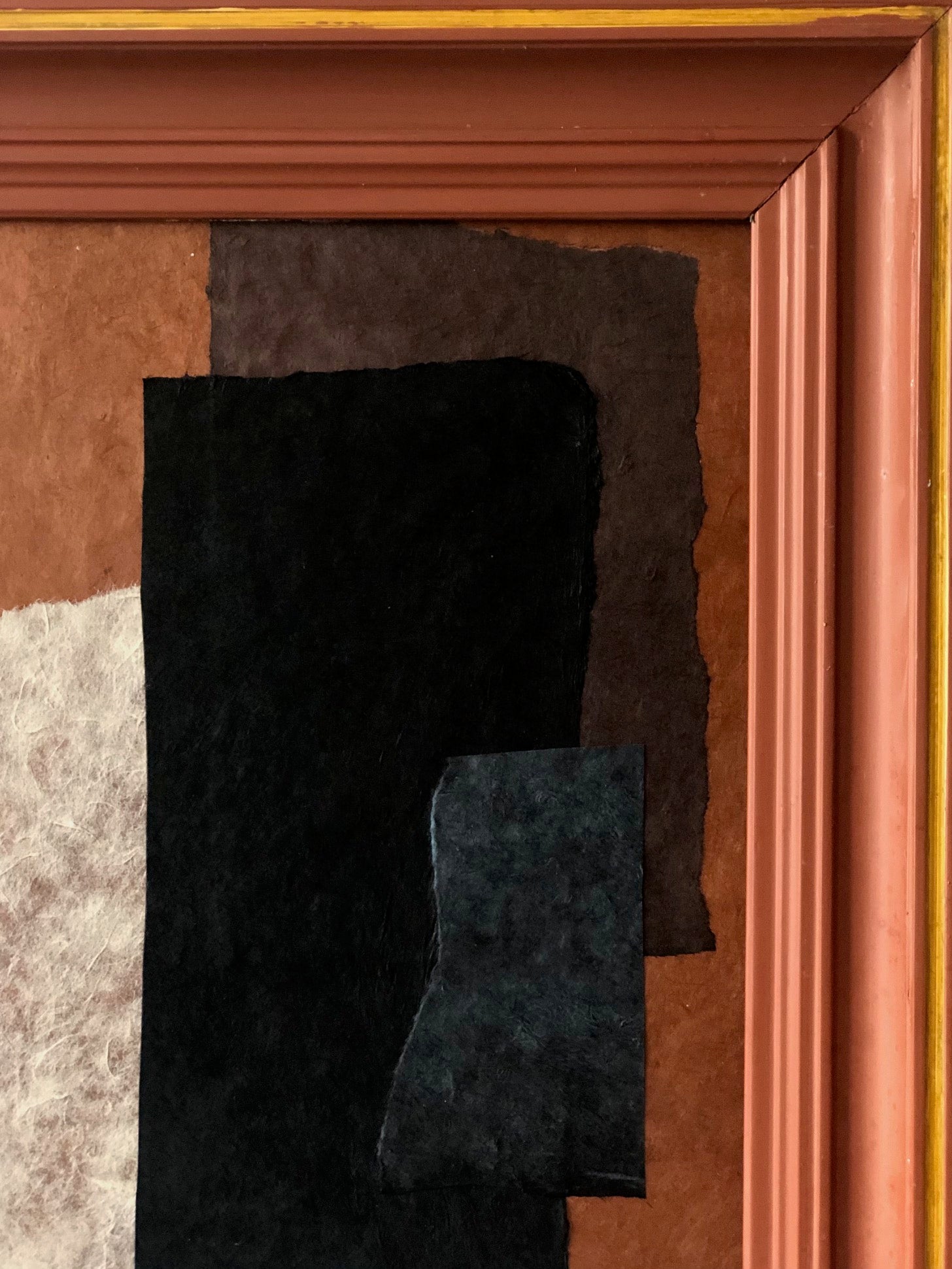 COLLECTION HB. Composition abstraite de papiers 52x42cm
